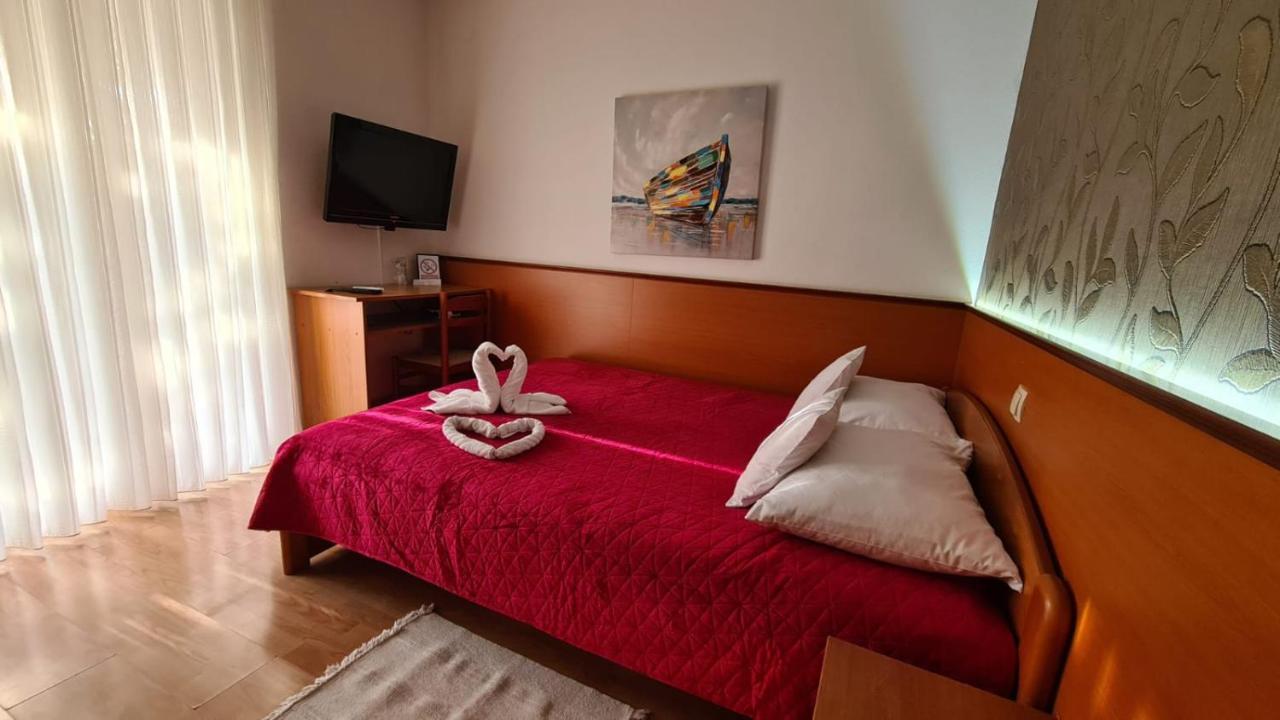 Sobe/Rooms Riva ซาดาร์ ภายนอก รูปภาพ