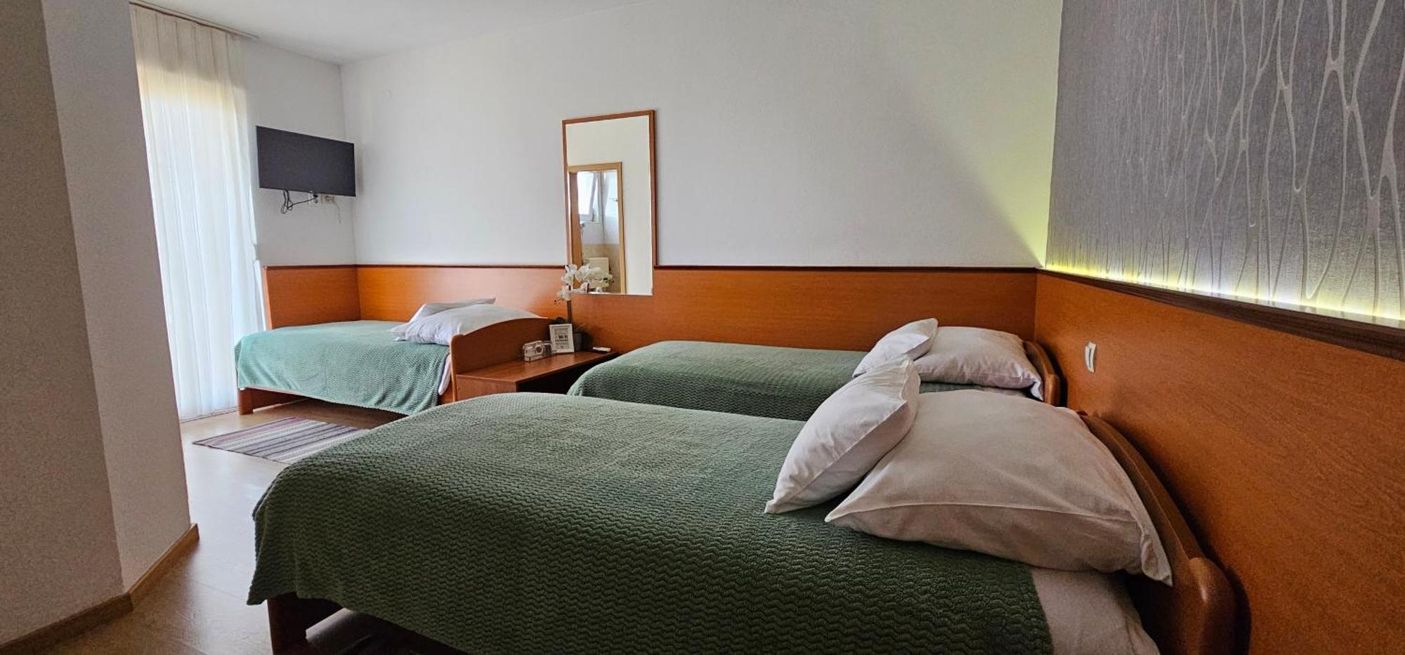 Sobe/Rooms Riva ซาดาร์ ภายนอก รูปภาพ
