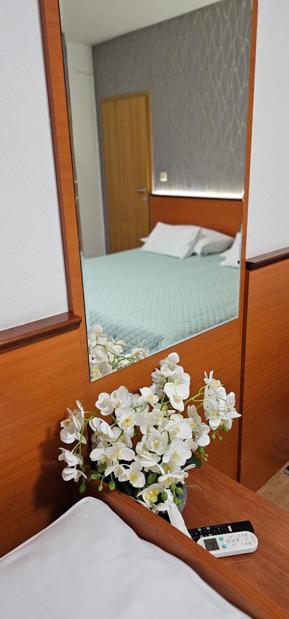 Sobe/Rooms Riva ซาดาร์ ภายนอก รูปภาพ